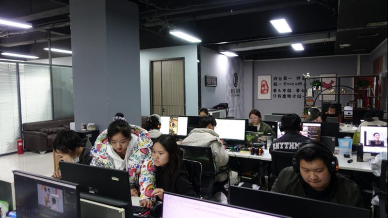媒介投放策略：精准定位，高效触达**